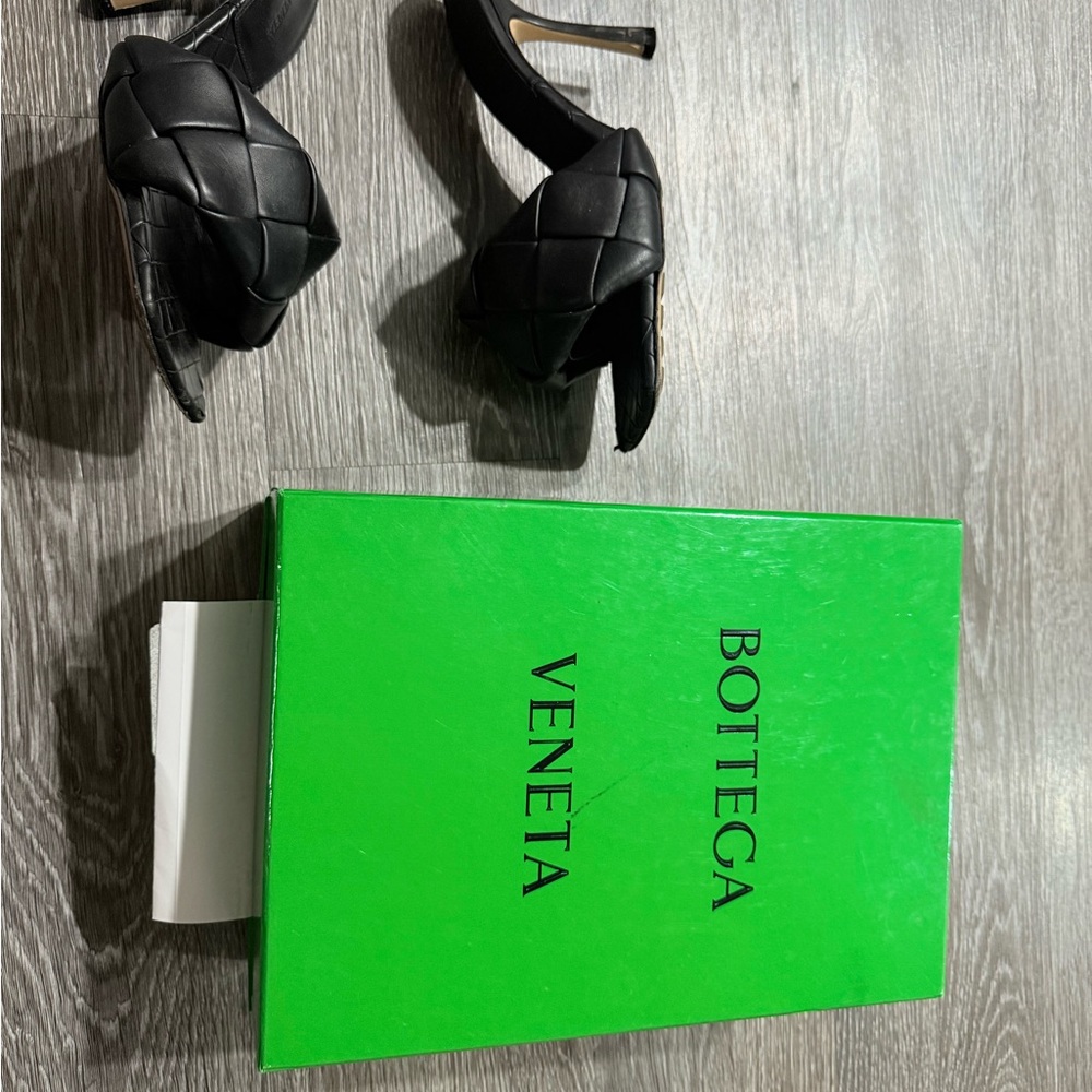 Bottega Veneta Black Heels Elegant Design